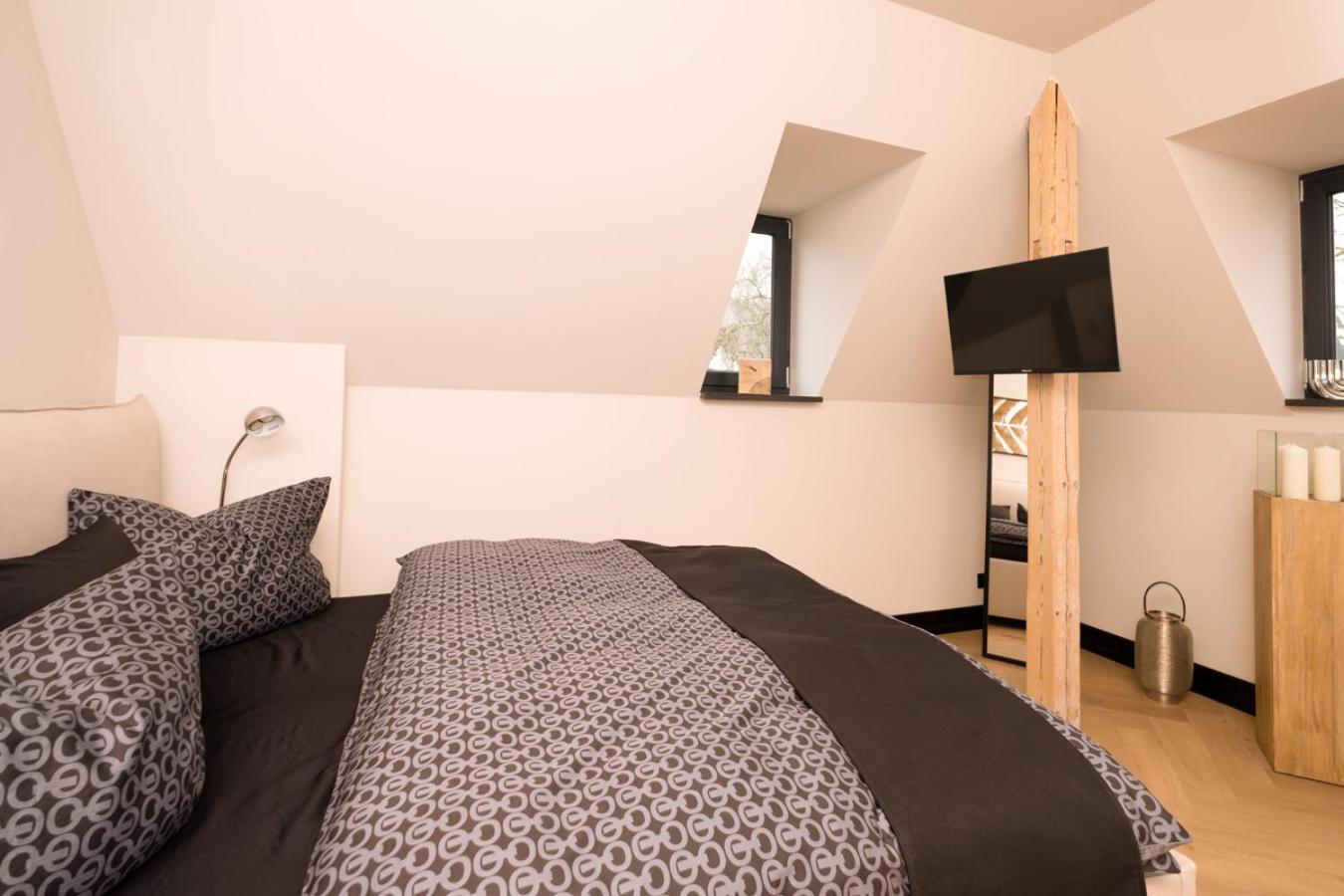 * Stadtvilla Plauen * * Aussergewoehnlich * 2 Zimmerwohnung * Zentrumsnah Eksteriør billede