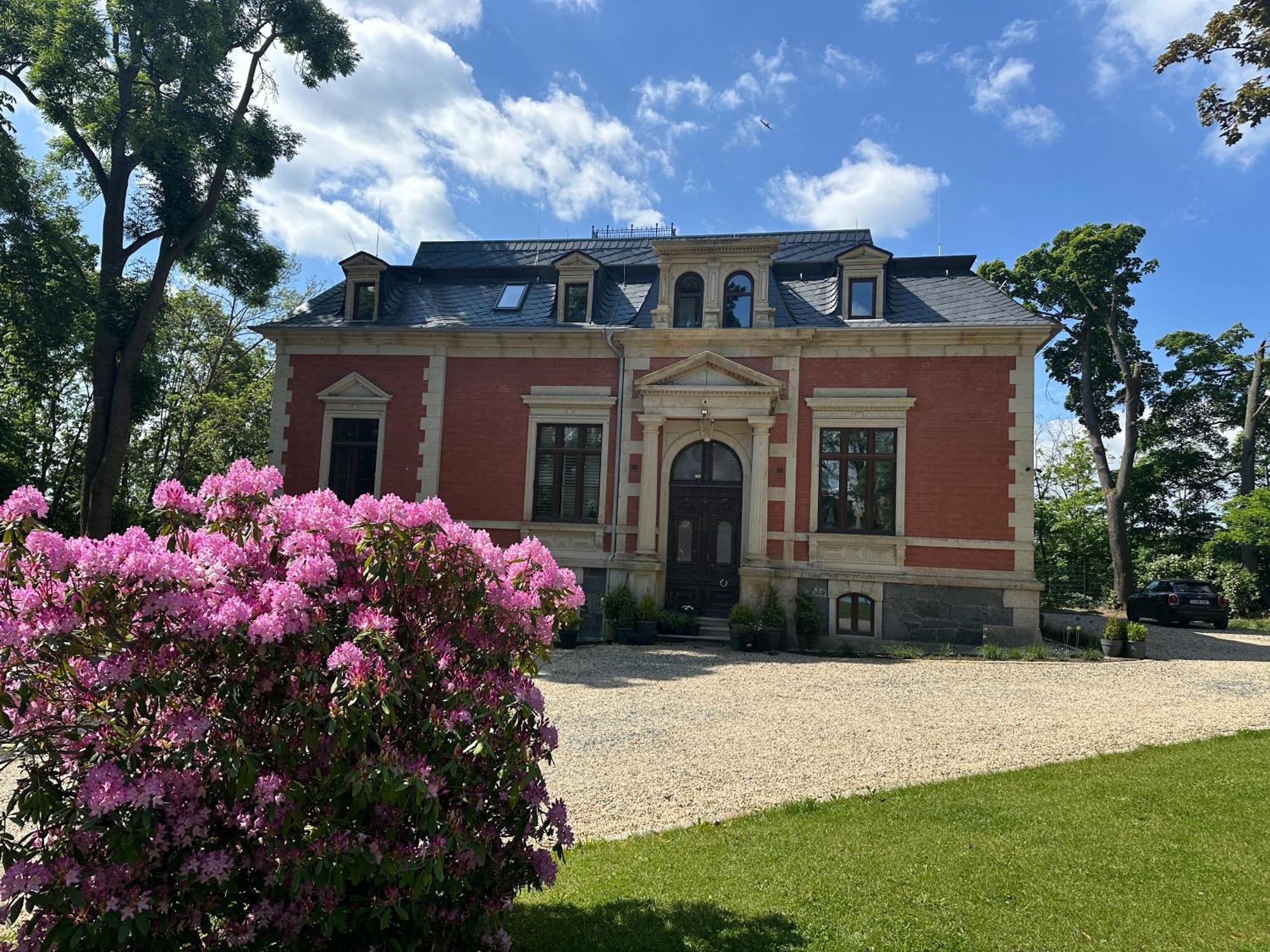 * Stadtvilla Plauen * * Aussergewoehnlich * 2 Zimmerwohnung * Zentrumsnah Eksteriør billede